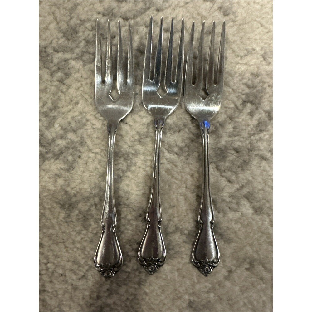 Oneida 1881 Rogers ARBOR ROSE/ TRUE ROSE Stainless 3 SALAD‎ FORKS